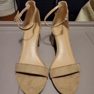 Block Heel Sandles NWOT